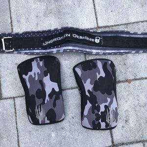 Knee sleeves and weightlifting belt